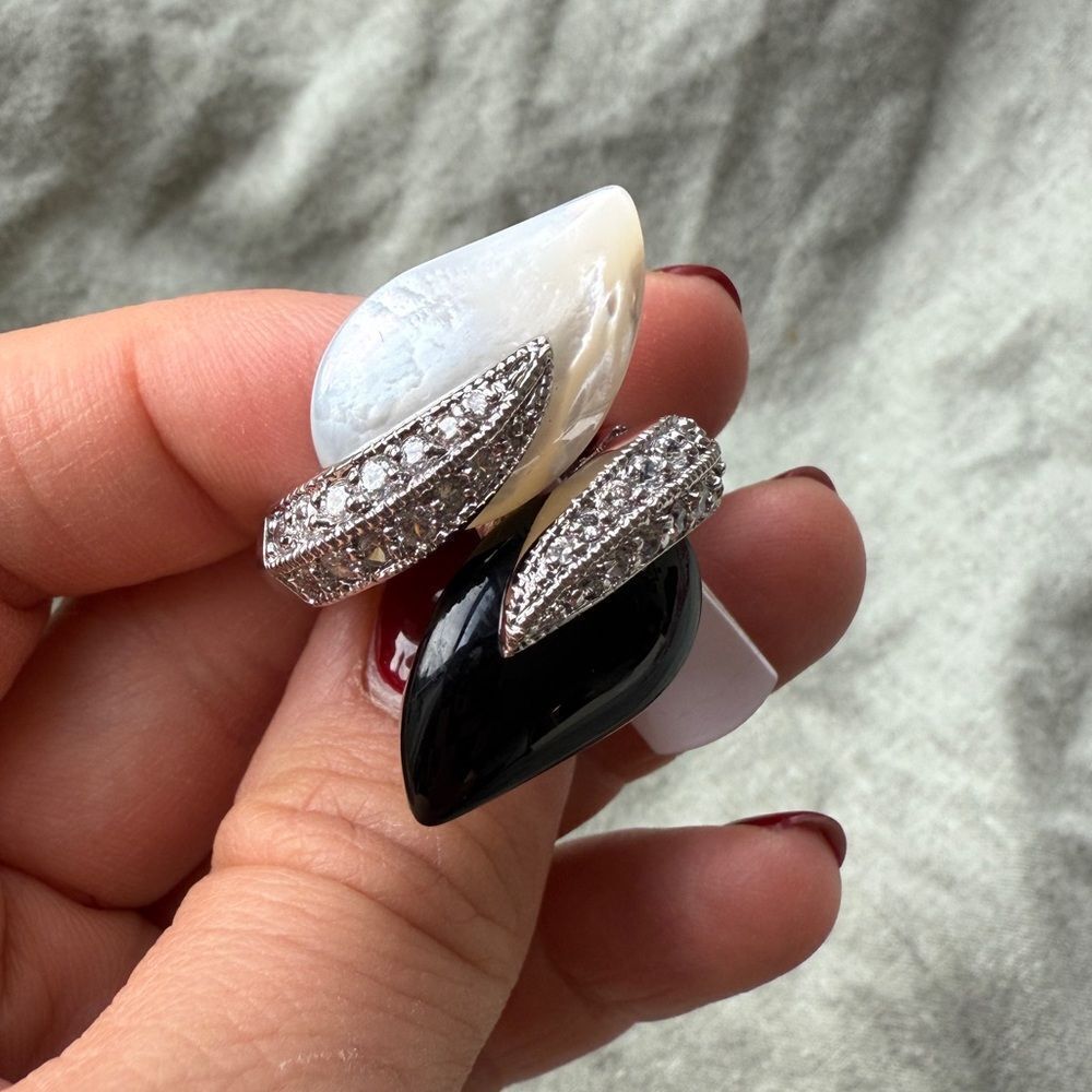 NWT 90s Camille Lucie Onyx & Mother of Pearl Sterling Silver Ring Sz 7